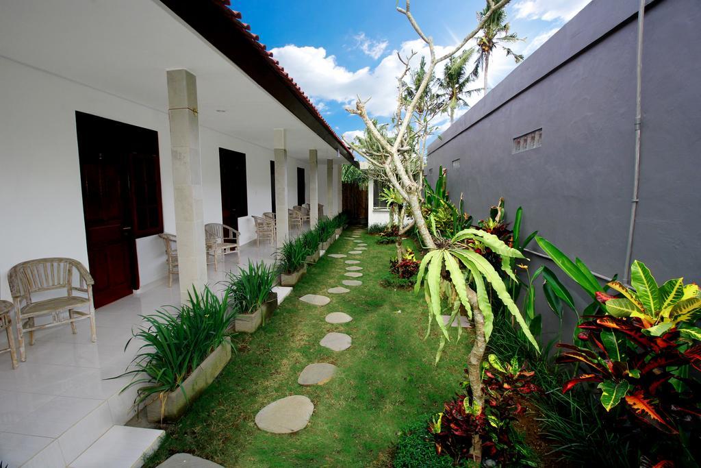 Andy Guesthouse Canggu Esterno foto