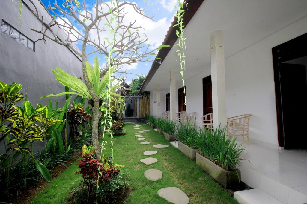 Andy Guesthouse Canggu Esterno foto