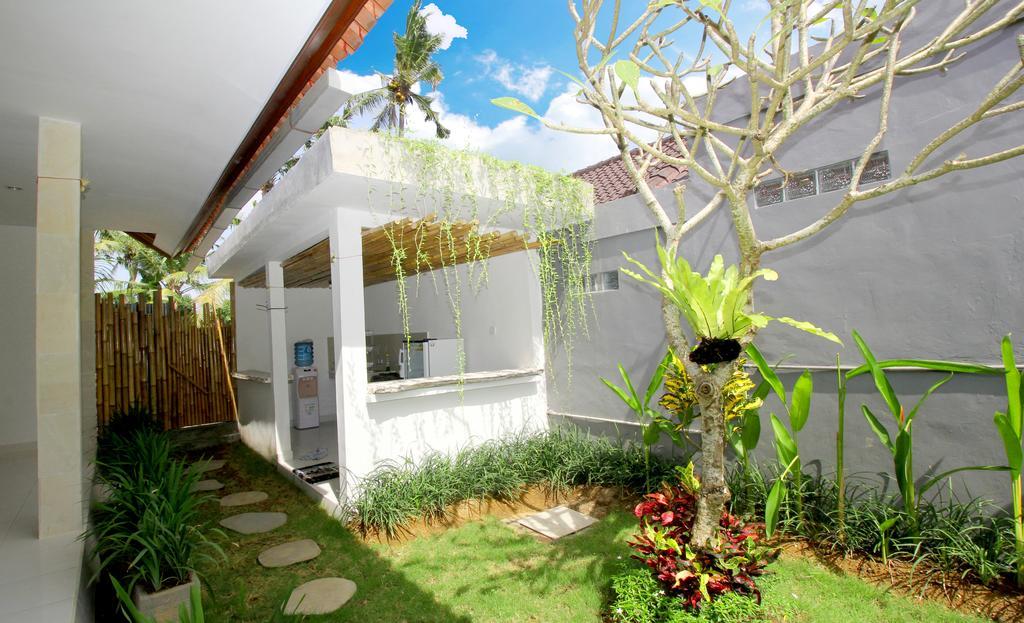 Andy Guesthouse Canggu Esterno foto