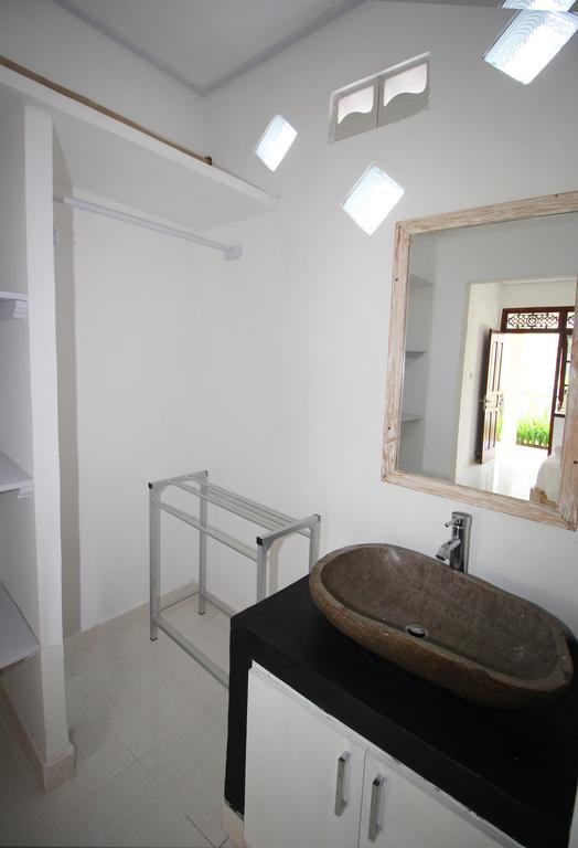 Andy Guesthouse Canggu Esterno foto