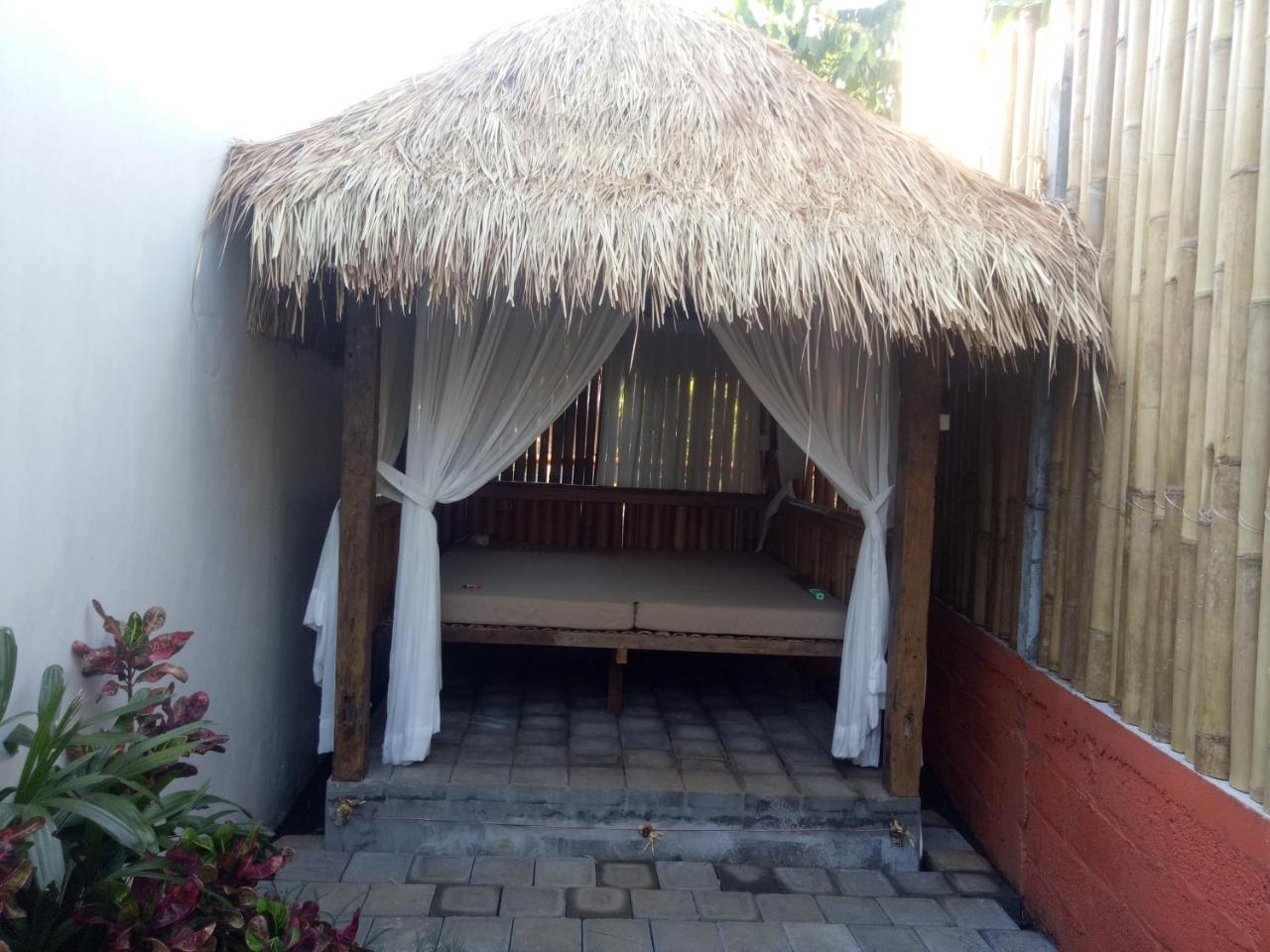 Andy Guesthouse Canggu Esterno foto